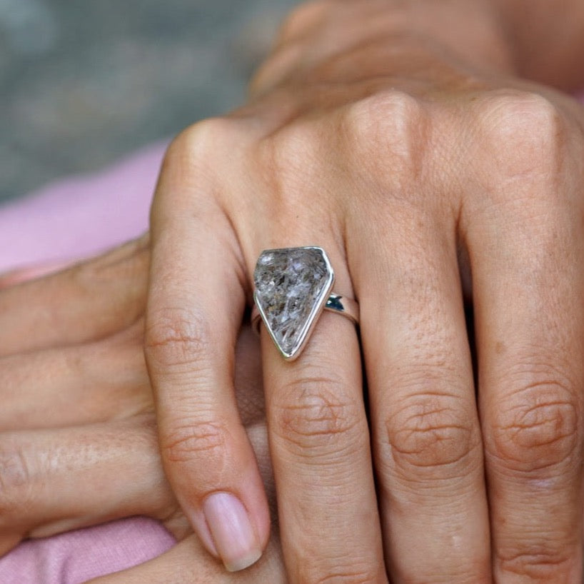ROUGH DIAMOND QUARTZ ◇ MANIFESTATION RING - 925 Sterling Silver-BROKENSTONES JEWELRY