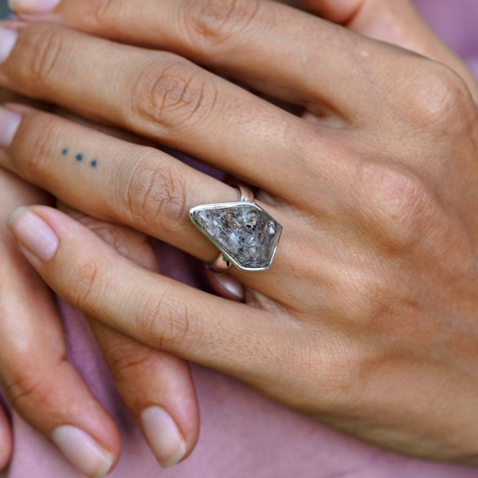 ROUGH DIAMOND QUARTZ ◇ MANIFESTATION RING - 925 Sterling Silver-BROKENSTONES JEWELRY