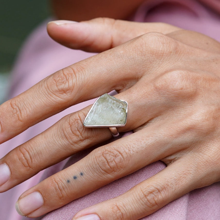 ROUGH HIDDENITE ◇ MANIFESTATION RING - 925 Sterling Silver