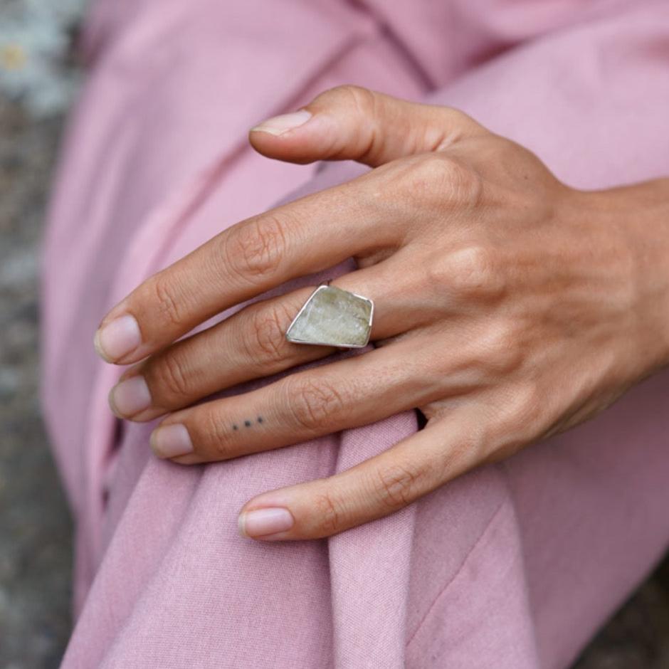 ROUGH HIDDENITE ◇ MANIFESTATION RING - 925 Sterling Silver-BROKENSTONES JEWELRY
