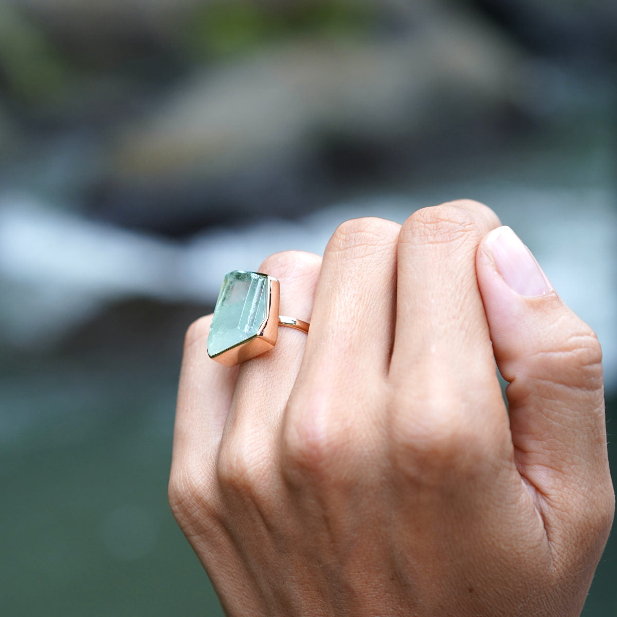 AQUAMARINE RING (16k solid gold)