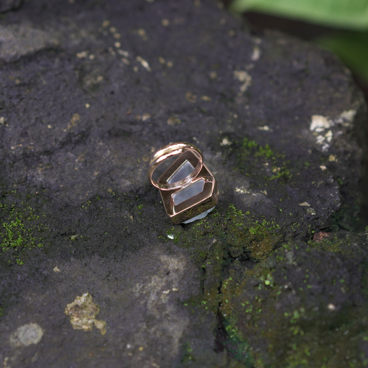 AQUAMARINE RING (16k solid gold)