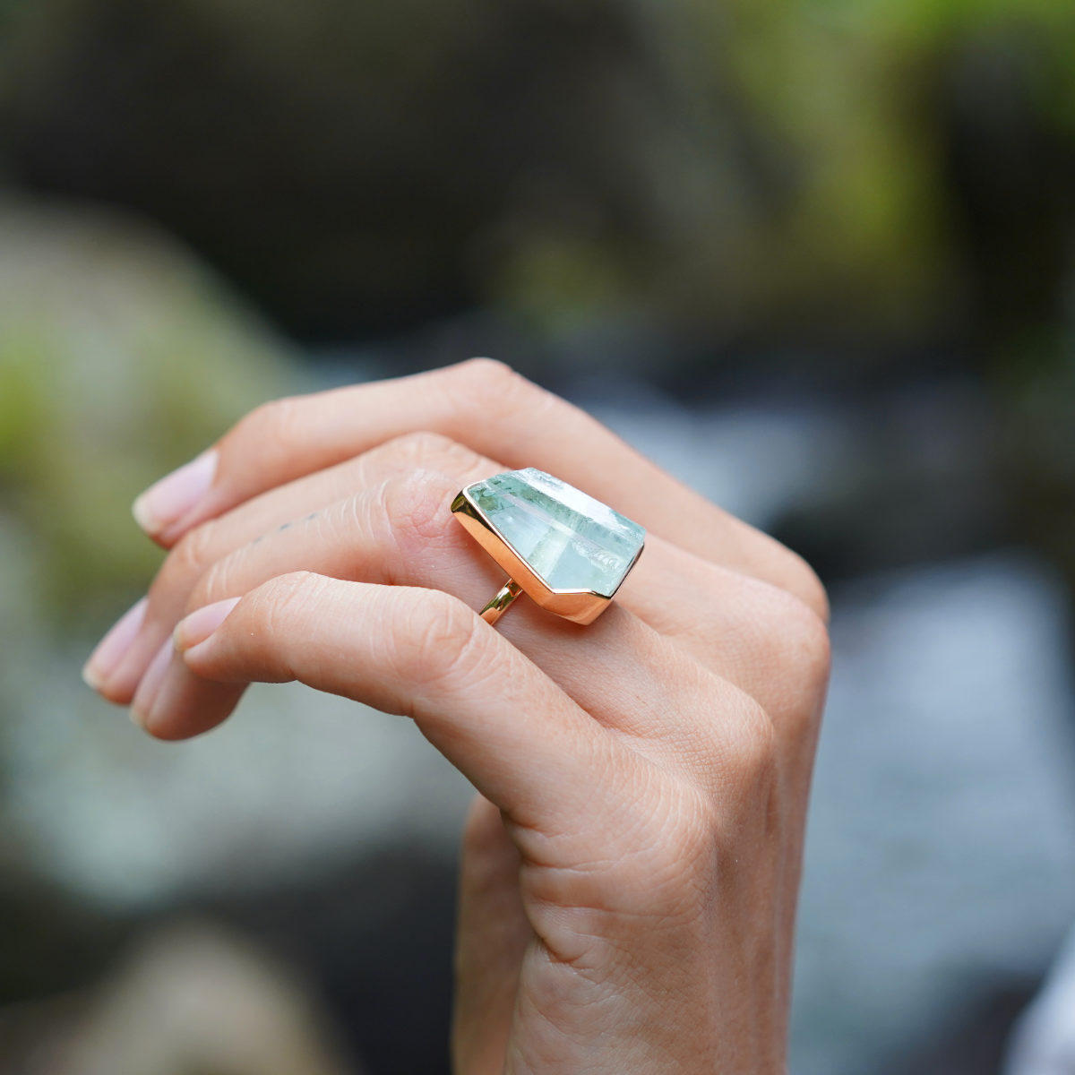 AQUAMARINE RING (16k solid gold)